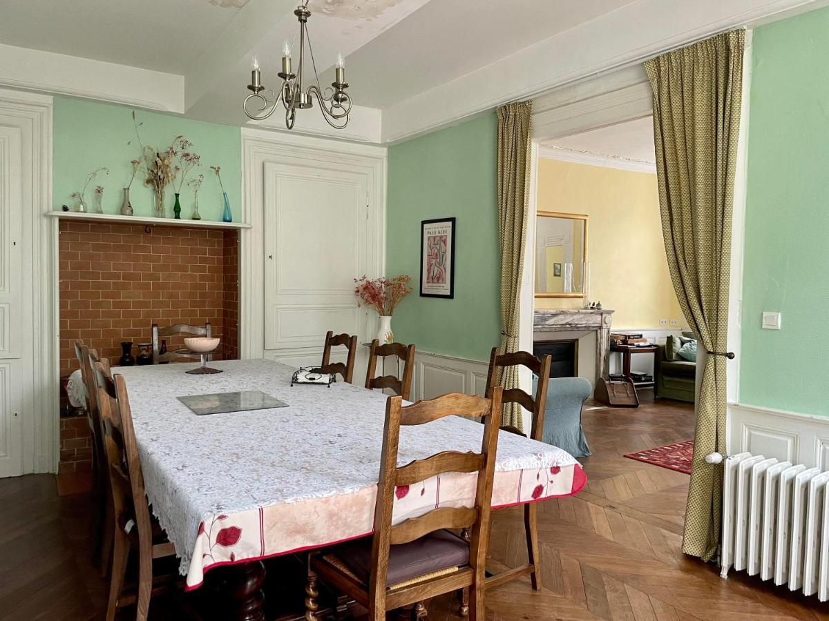 L'Escapade Place Voltaire Vermenton Ngoại thất bức ảnh