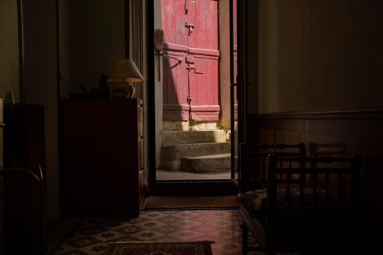 L'Escapade Place Voltaire Vermenton Ngoại thất bức ảnh