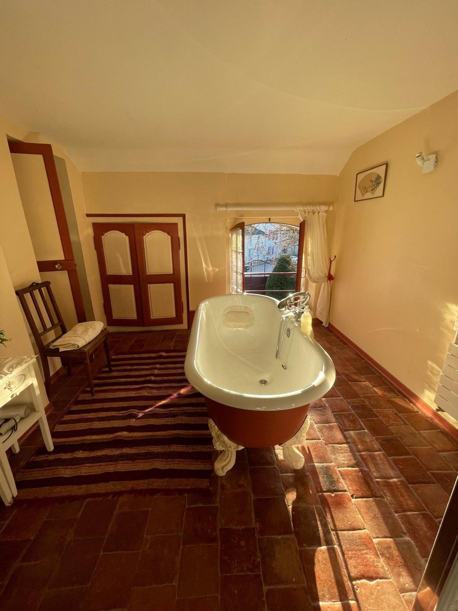 L'Escapade Place Voltaire Vermenton Ngoại thất bức ảnh