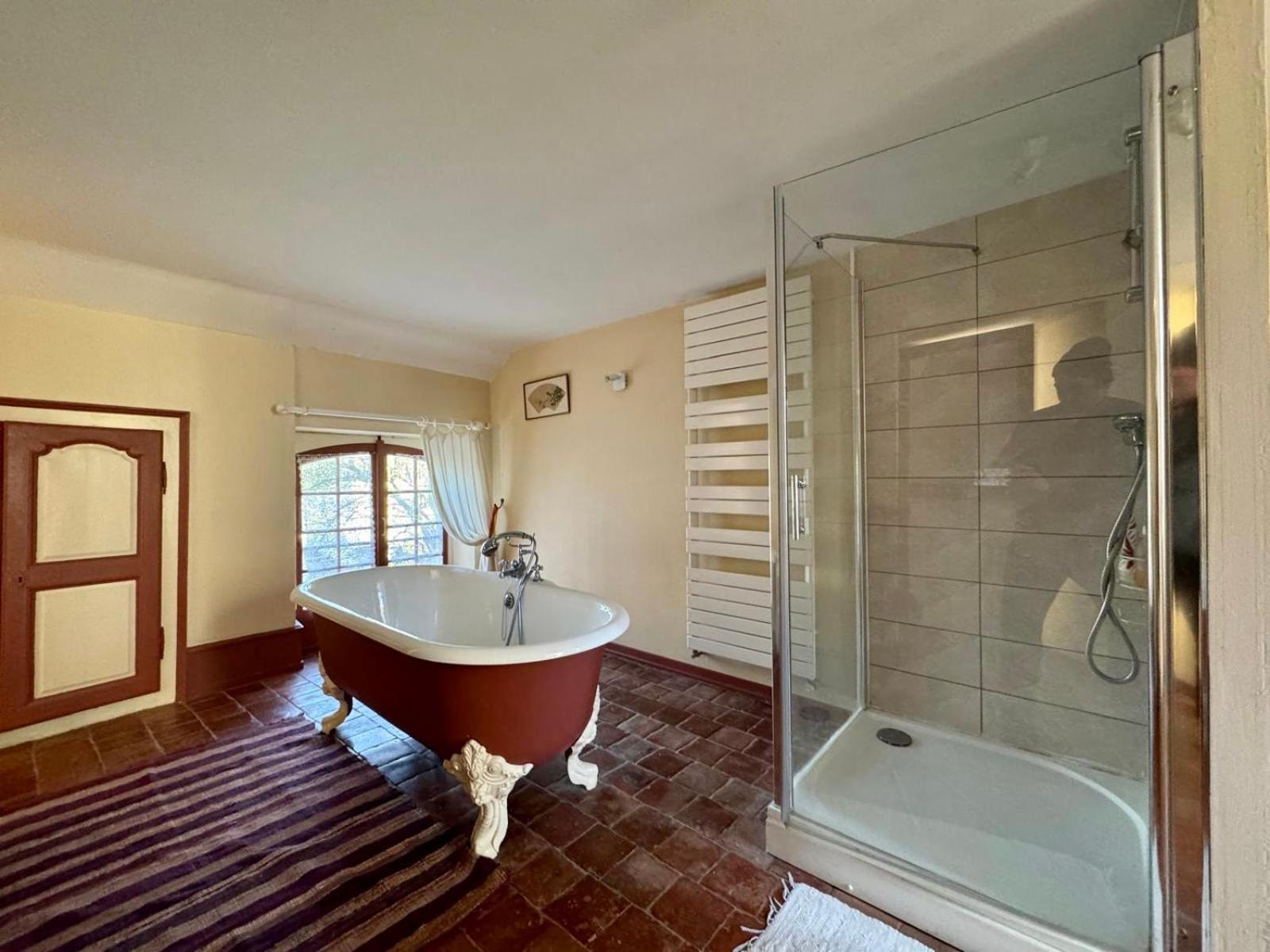 L'Escapade Place Voltaire Vermenton Phòng bức ảnh